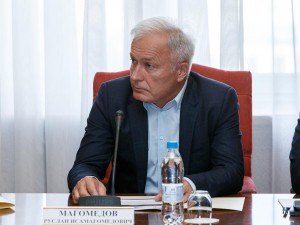 Руслан Магомедов: «Нужно отходить от «бумажек» и учиться решать вопросы без них»