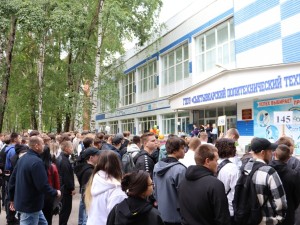 В день знаний ГПОУ «Сыктывкарский политехнический техникум» вновь открыл свои двери для всех жаждущих знаний и новых открытий.