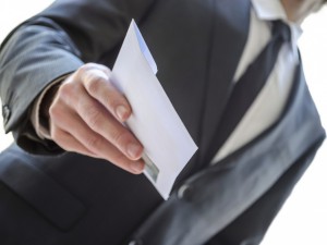 Почему «серых» не удается сделать «белыми»